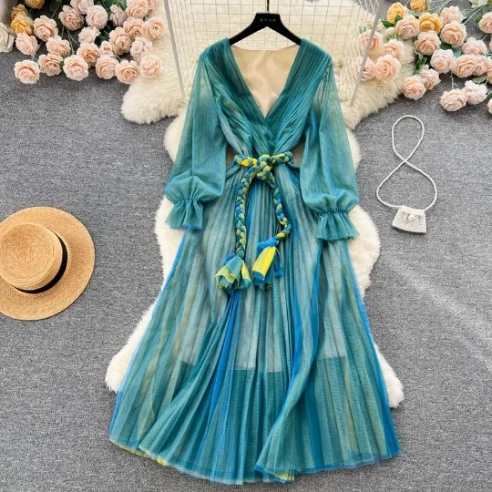 2024 Muslim Arab Spring Vintage Style V-Neck Waist Mesh Pleated Dress Elegant Large Hem Long Skirt Vacation  Muslim Dress