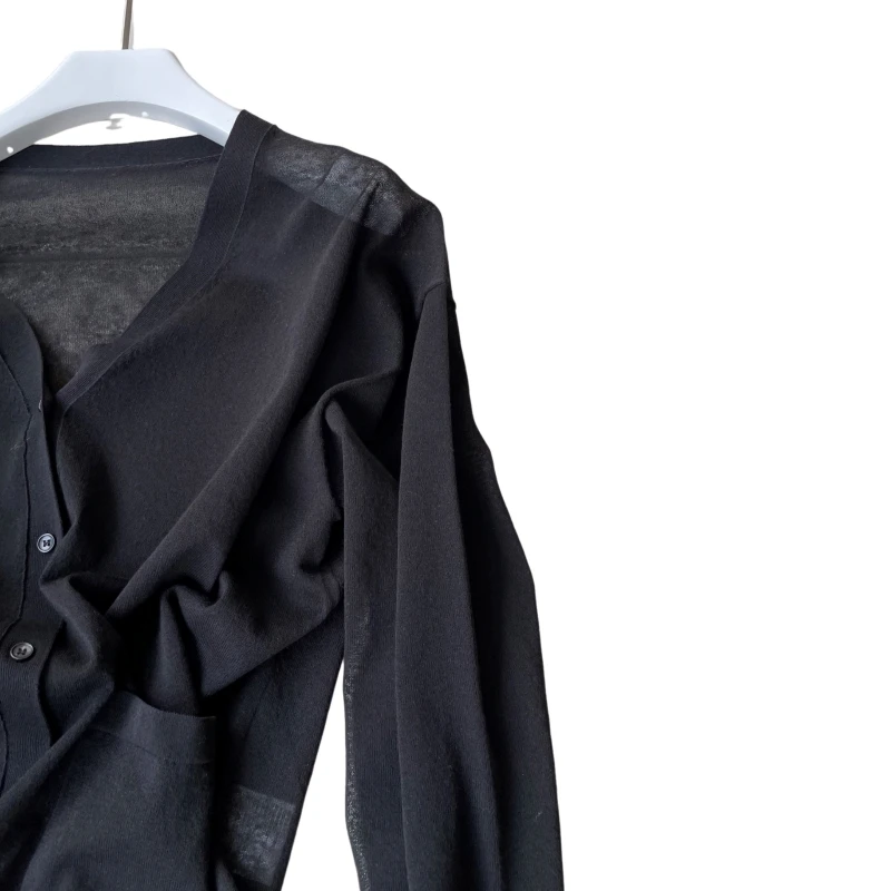 25 قميص نسائي على الطراز الأوروبي والأمريكي الشهير من الكشمير الدافئ للولائم الدافئة كل مباراة العنصر الملمس المتقدمA25281