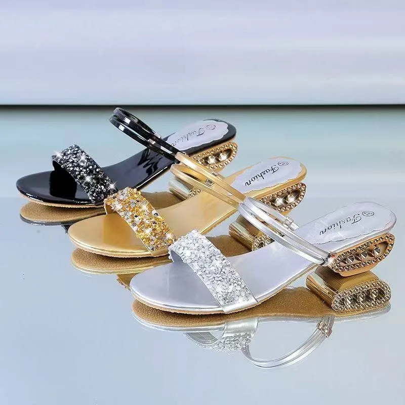 Summer New Women Sandals Fashion Elegant Non-Slip Shoes Women Rivet Rhinestone Low Heels Sandals Crystal luxury Ladies Slippers
