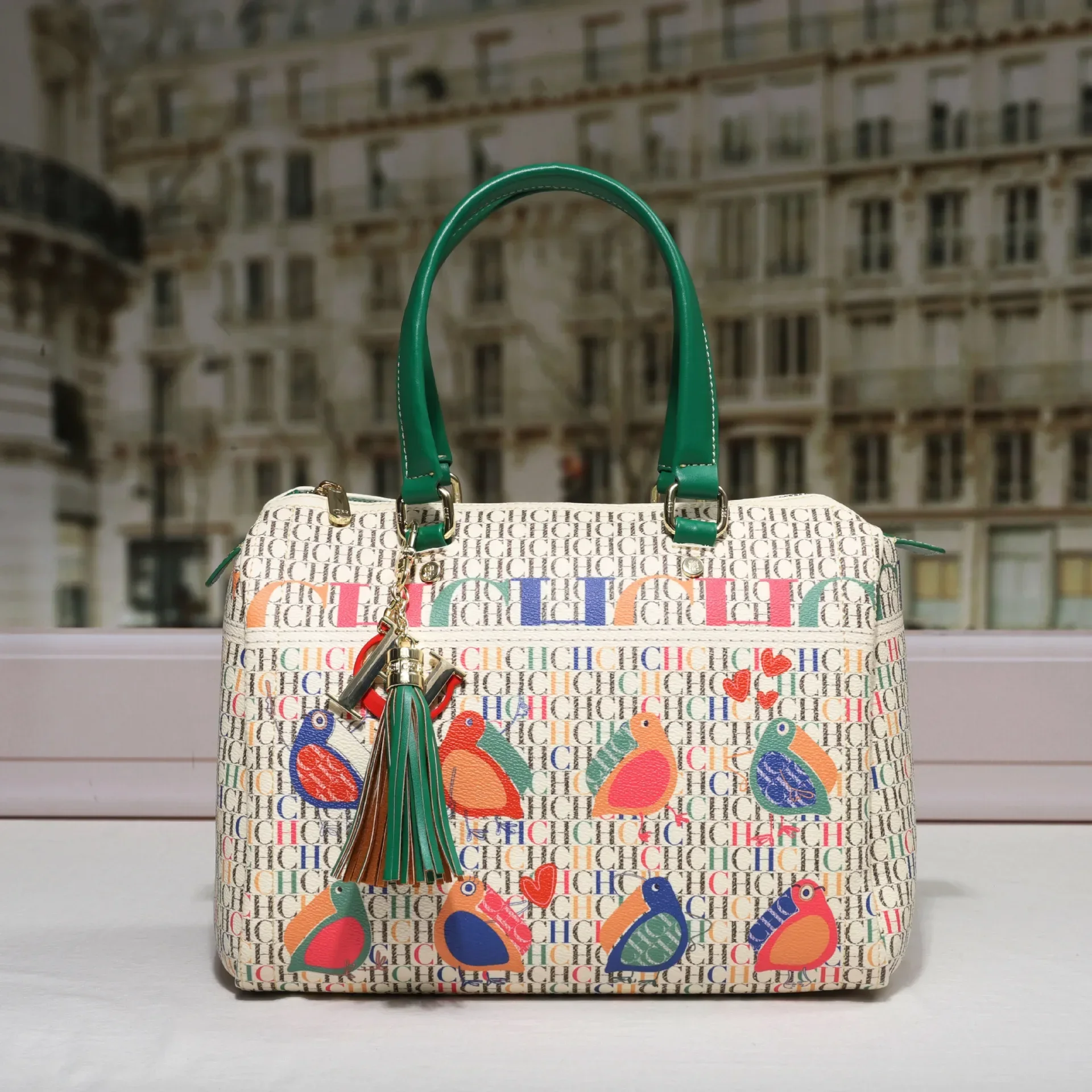 

2025 Luxury Solid Color Crossbody Handbag Simple Elegant Leather Tote With Large Capacity And Designer Detail