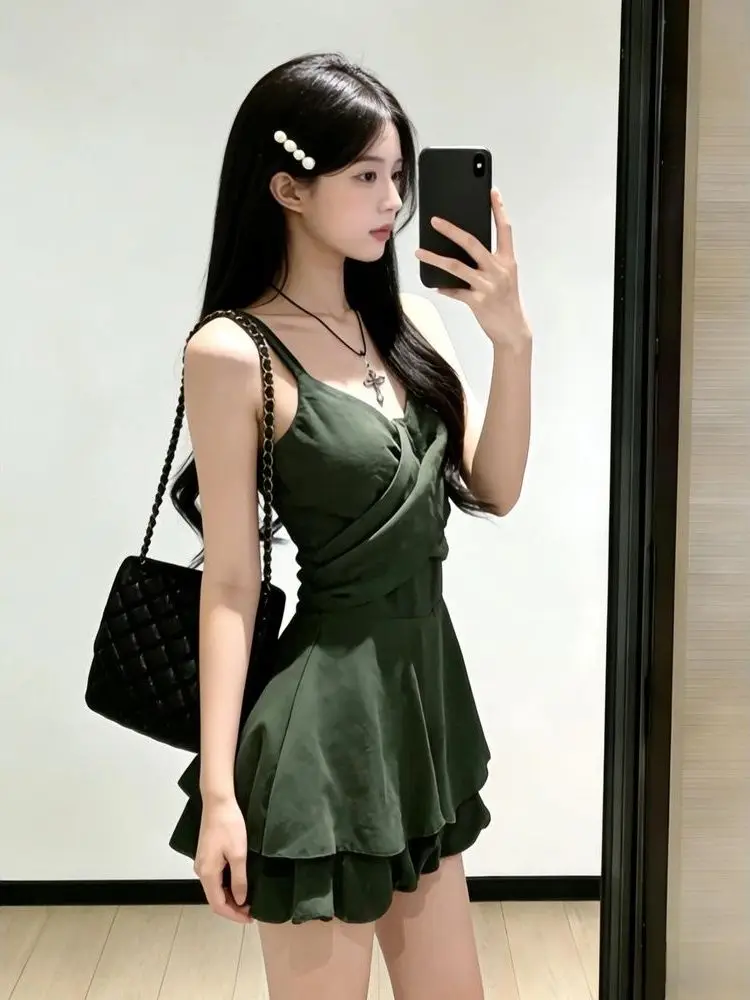 Spring New Style Sweet And Spicy Date Outfit Vintage Design Halter Dress Short Skirt Deep Green Ripple French Style T-Shirt