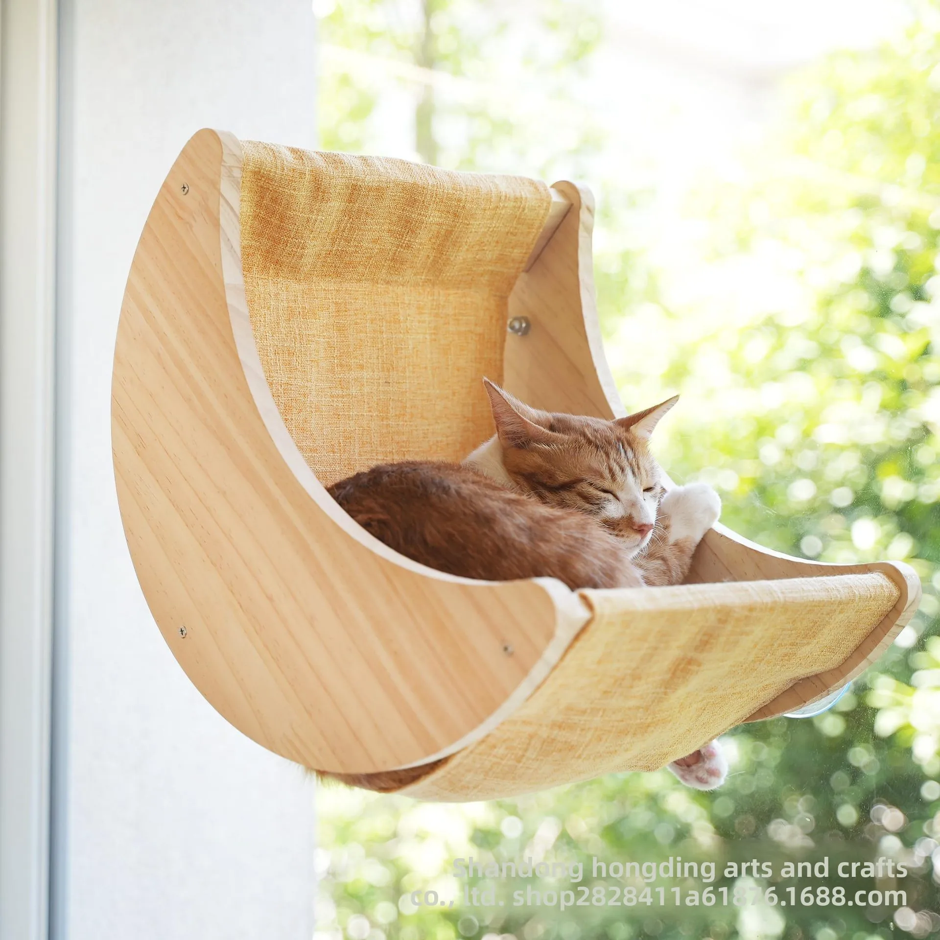 Wooden Cat Window Hammock Suction Cup Mount Warm Padded Pet Swing Bed Indoor Sunbathing Compact Perch Apartment Windows Balcony