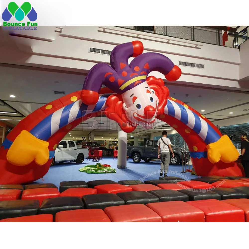 Arco da clown gonfiabile all'aperto Modello da clown personalizzato Arco d'ingresso Porta di benvenuto Cancello per la decorazione di Halloween Decorazione dell'ingresso del circo