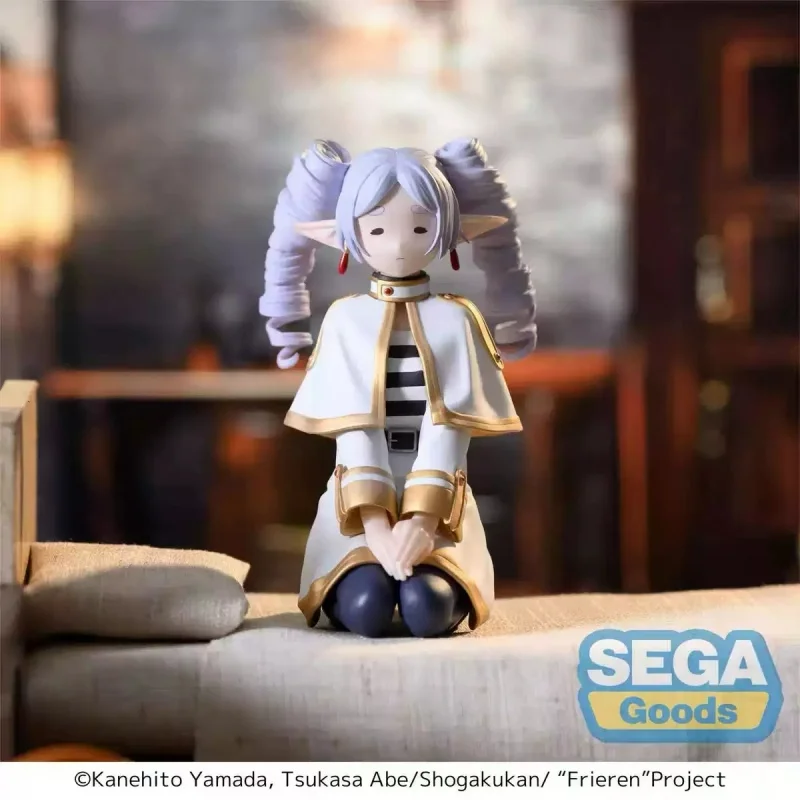 [Em estoque] Brinquedo de anime Sega genuíno Frieren: Além do fim da jornada Frieren se transforma em cabelos cacheados, brinquedo de ornamento de modelo de estatueta fofa