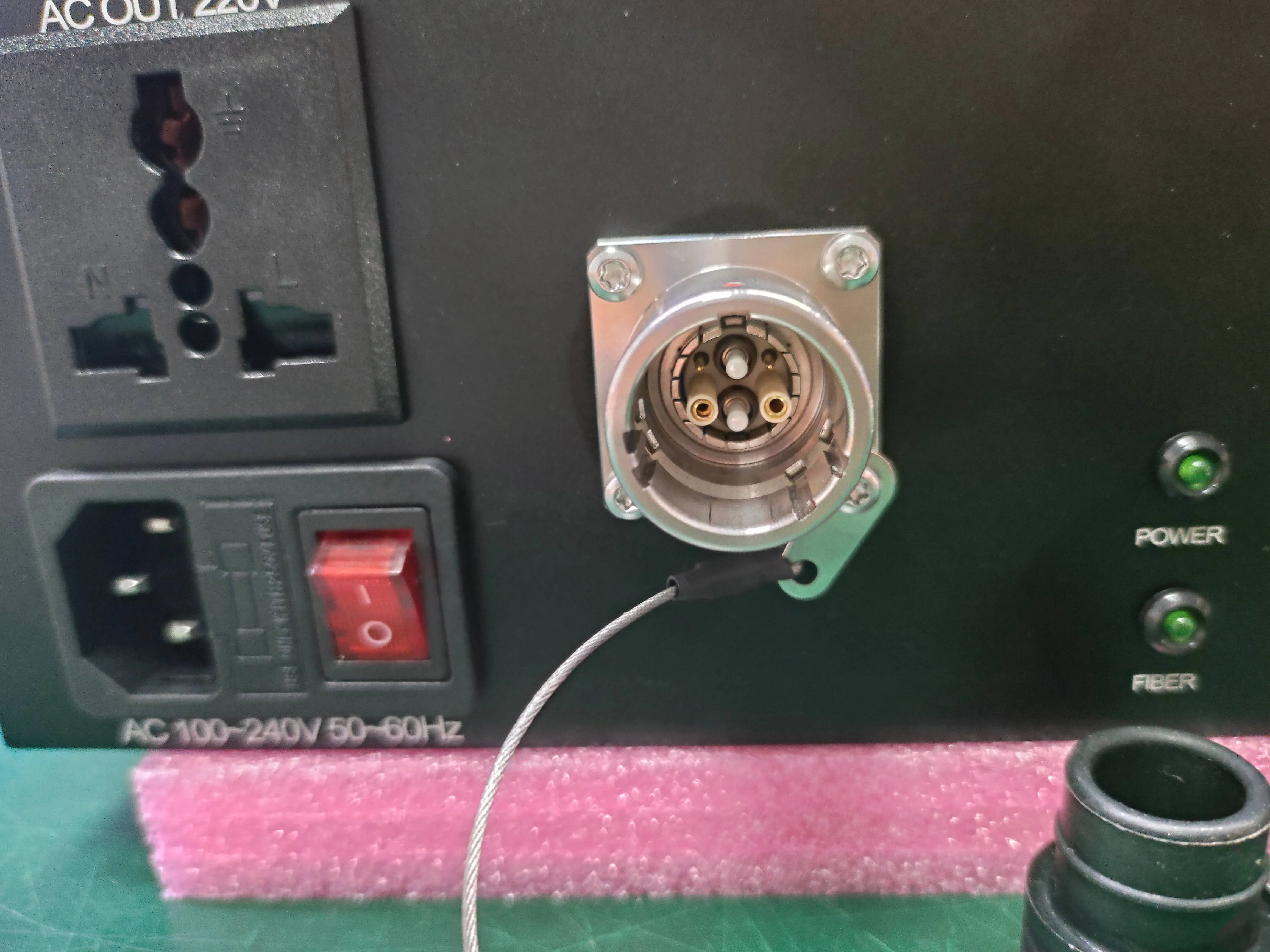 Convertitore in fibra ottica 3G-SDI a 12 canali + audio bilanciato XLR 8CH, con connettore in fibra SMPTE per trasmettere