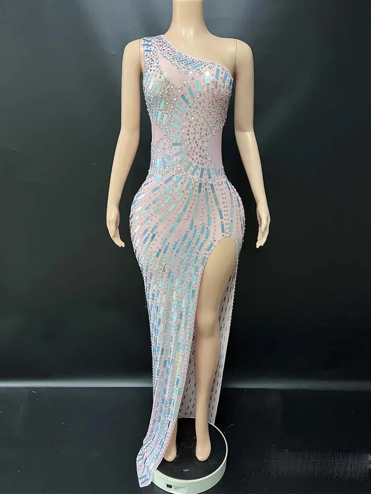 Robe à paillettes avec strass, haute qualité, Sexy, épaules inclinées, fente élastique, nouvelle mode, vêtements personnalisés pour femmes, 2025