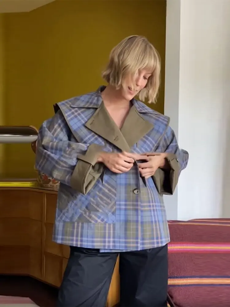 เสื้อโค้ทลายสก็อตสองด้านสำหรับผู้หญิง ปกเสื้อแบบปกเชิ้ต ติดกระดุมแถวเดียว แขนยาว มีกระเป๋า แต่งเชือกผูก แจ็คเก็ตฤดูใบไม้ร่วงปี 2025 สไตล์ลำลองสำหรับผู้หญิง รุ่นใหม่