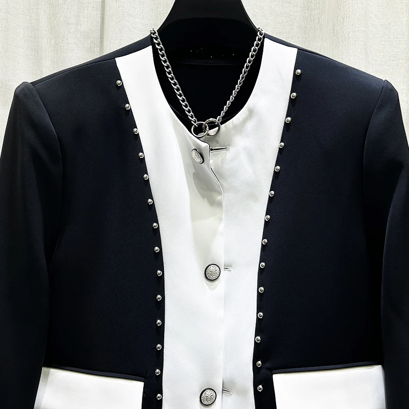 Veste à rivets pour hommes, manteau court haut de gamme, design épissé, version coréenne, noir et blanc, mode masculine, automne 2024