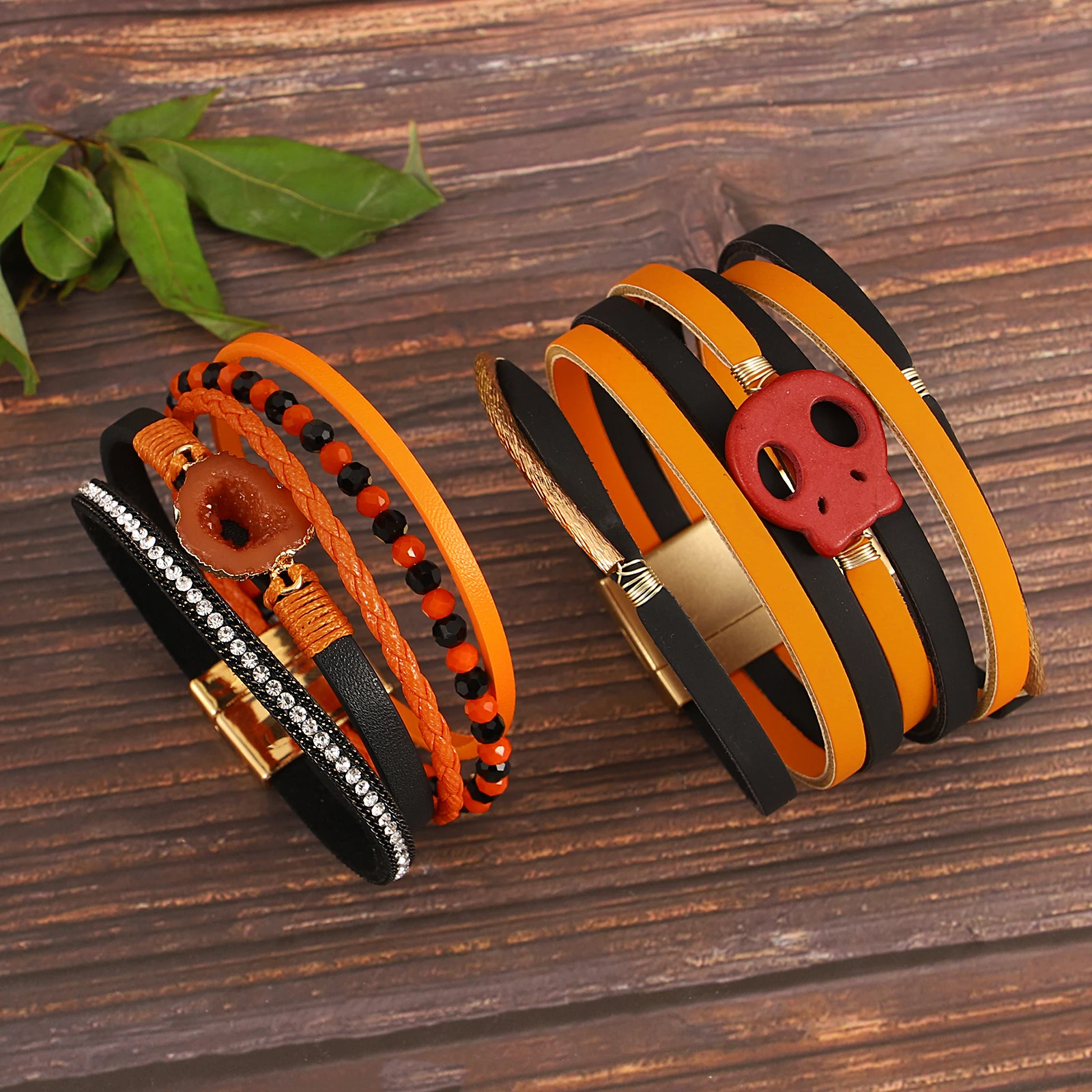 สร้อยข้อมือหนังหลายชั้นประดับหินเทียมสไตล์วินเทจ Amorcome สำหรับผู้หญิง สร้อยข้อมือเชือกถัก ของขวัญเครื่องประดับสำหรับวันหยุด