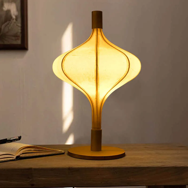 

Japanese creative wabi-**** wind living room sofa next to bedroom study tea room hotel French retro decorative floor lamps