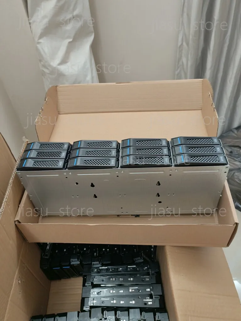 5212M4 12-bit hard disk cage, supports hot-swappable sas SATA hard disk, with expansion chip