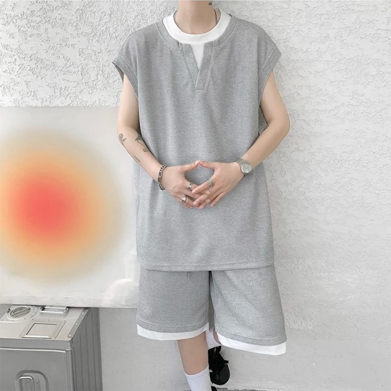 

Мужской летний модный комплект: текстурированный топ-майка и шорты с эффектом двухслойности, свободный крой, легкий, для спорта и повседневной носки