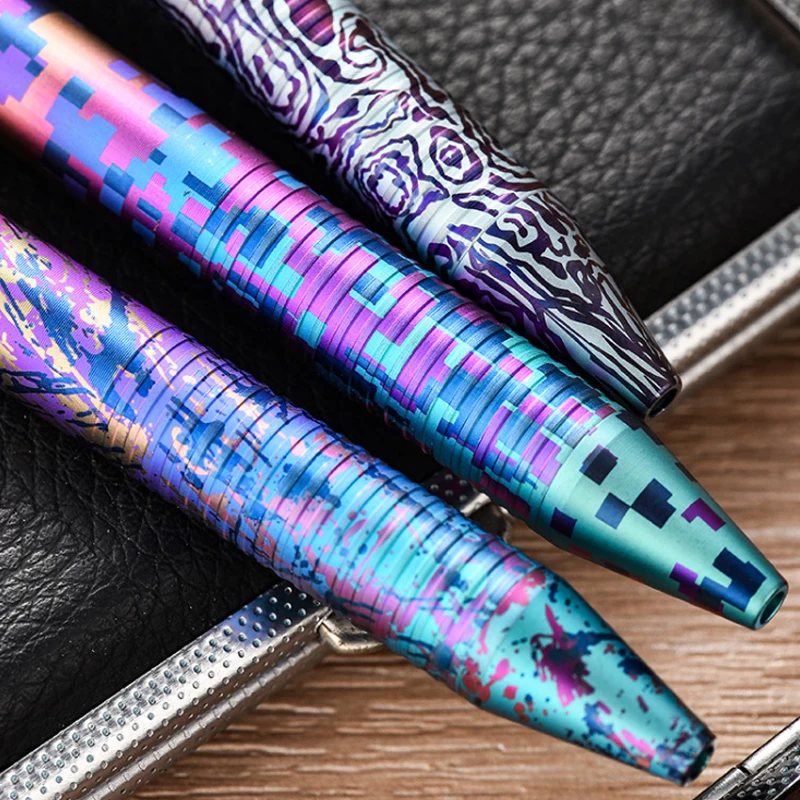 قلم تكتيكي محمول من سبائك التيتانيوم EDC للاستخدام الخارجي، قلم مسمار مموه رقمي، أداة كسر نافذة السيارة في حالات الطوارئ