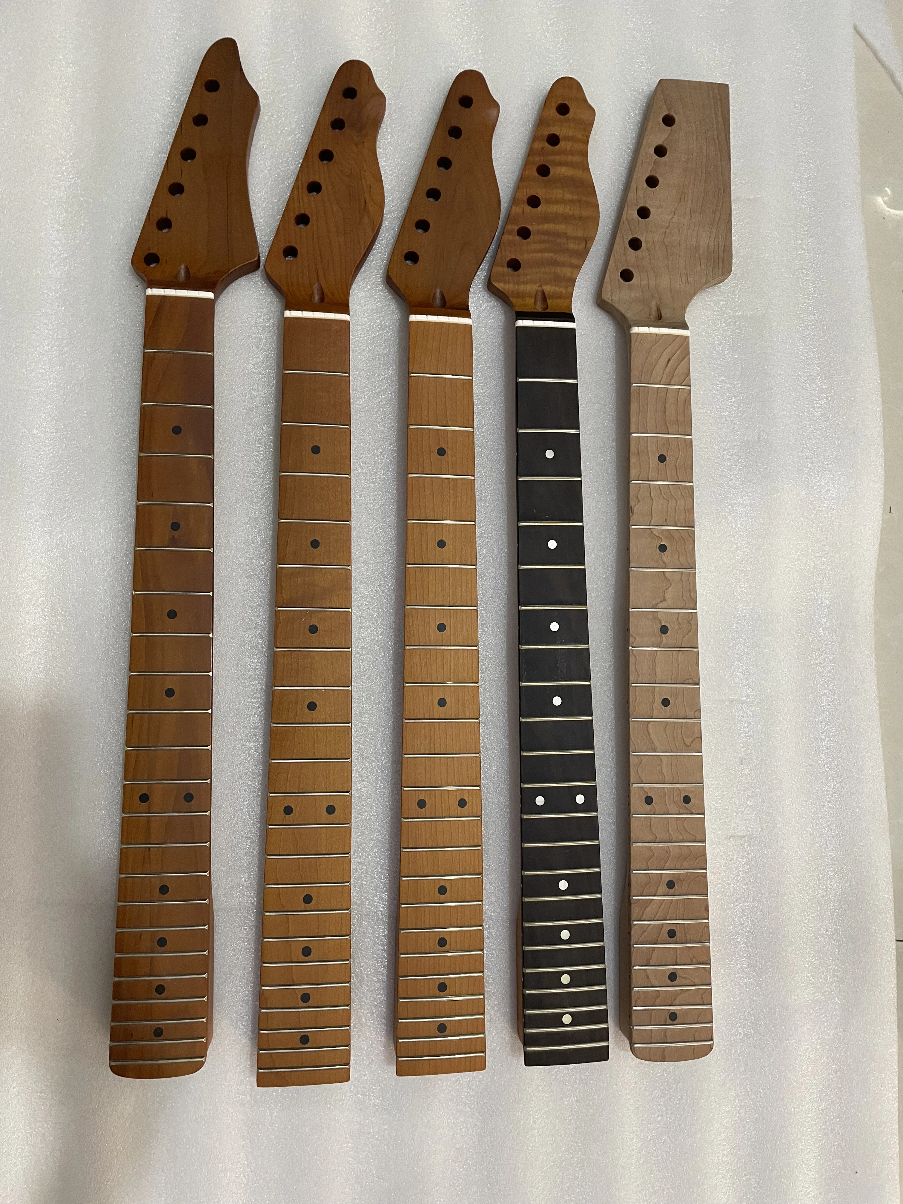 1 pcs special shape carbon roasted Maple tiger pattern roast maple electric guitar neck unfinished rosewood with logo 22 fret