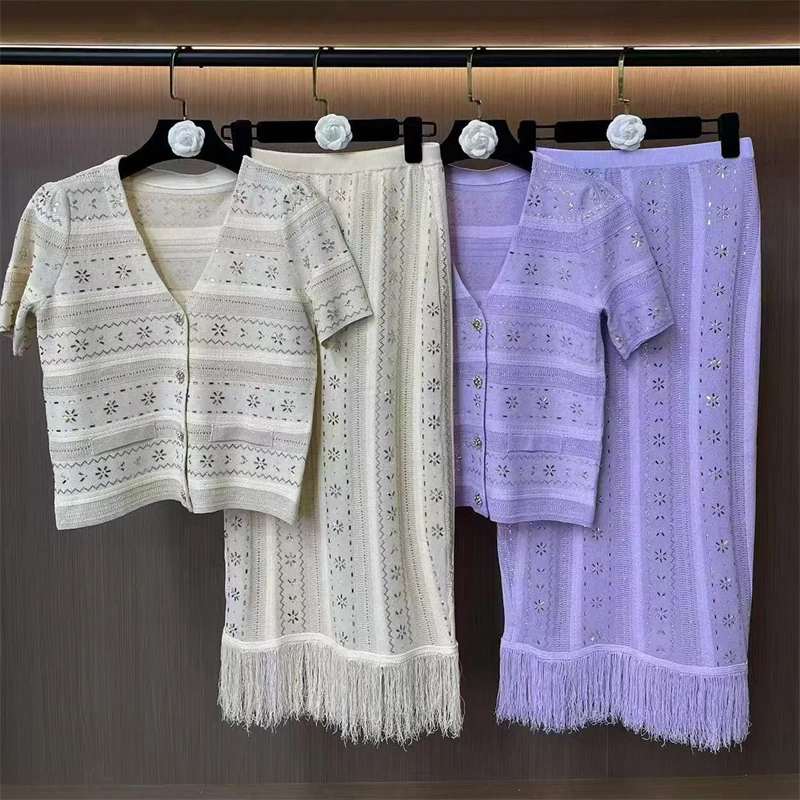 

Высококачественный летний новый женский комплект из трикотажа с V-образным вырезом, стразами, короткими рукавами и модной юбкой с высокой талией и бахромой, комплект из двух предметов.