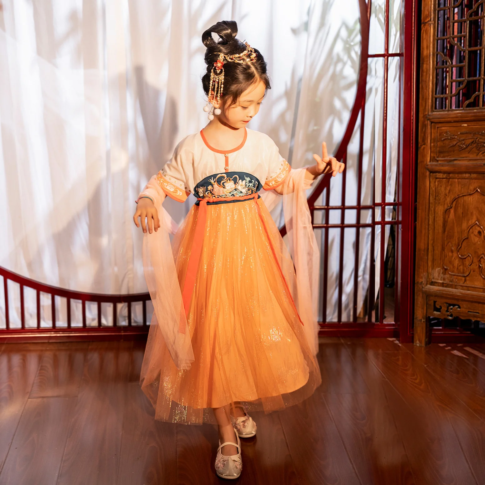 

Spring new girls' Han suit Chinese style super fairy ancient dress short sleeved children's Han suit Tang suit