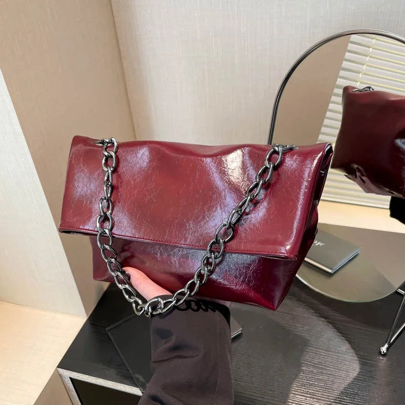 2025 New Fashion PU Zipper Good Looking Shoulder Bag Flip Type Buckle Product Large Capacity Sewing Thread Trendy Tote Bag