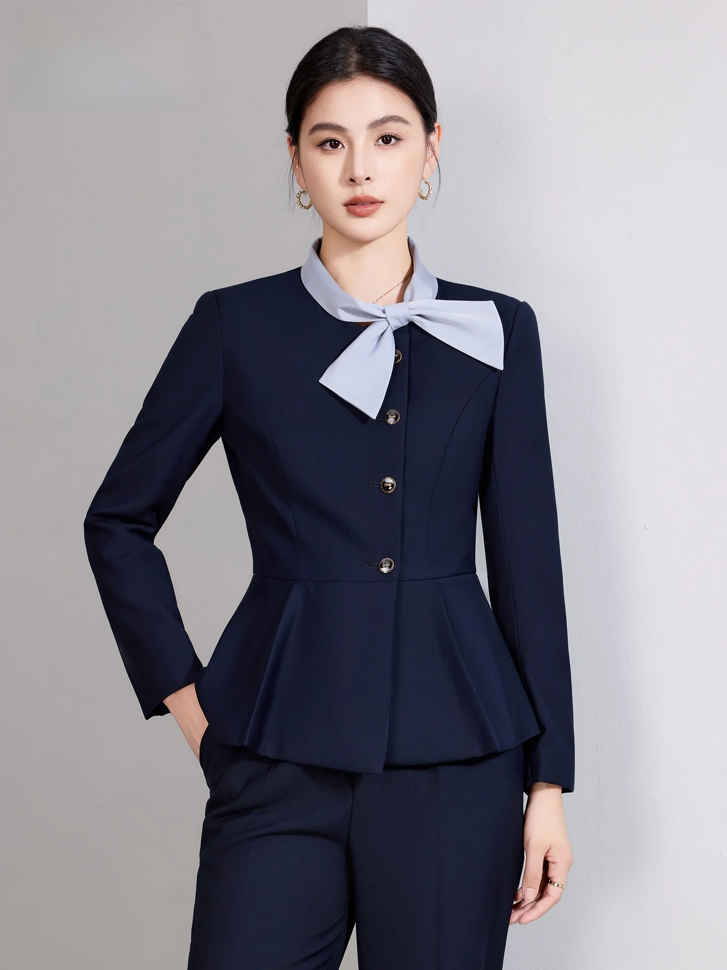 

Новая весенне-осенняя униформа для отеля с длинным рукавом, профессиональный костюм для официанток, персонала ресторанов, сотрудников стойки регистрации и кассиров.