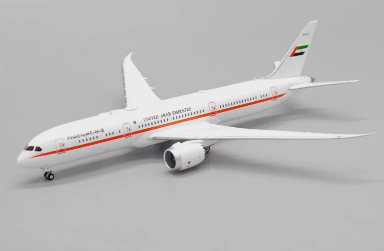 JCwings Diecast 1/400 مقياس بوينغ سبيكة طائرة نموذجية بوينغ B787-9 A6-PFE LH4244 اللعب مع لعبة طائرة الصبي هدية صندوق #2