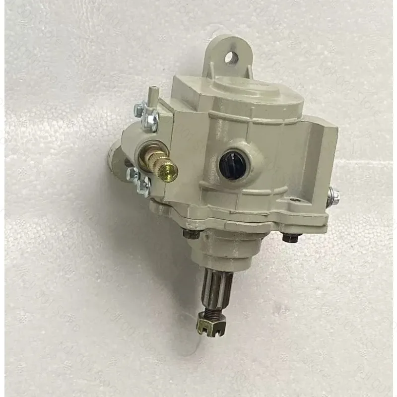 Four-wheel off-road motorcycle accessories, continuously variable speed GY6 shaft drive big bull beach car rear axle reverser