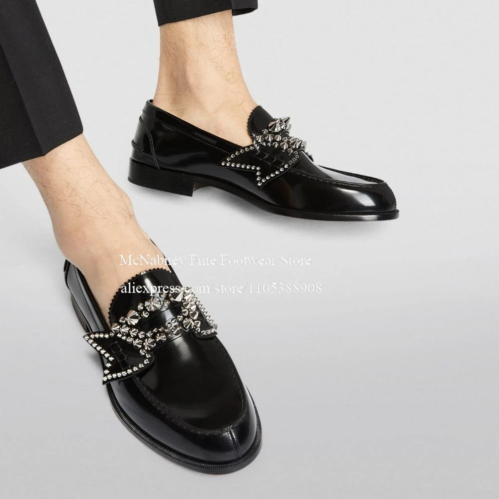 

Glossy Silver Spiked Leather No Penny Loafers Men Round Toe Studded Bow Decor Slip on Dress Shoes Party Nightclub Street Shoes
