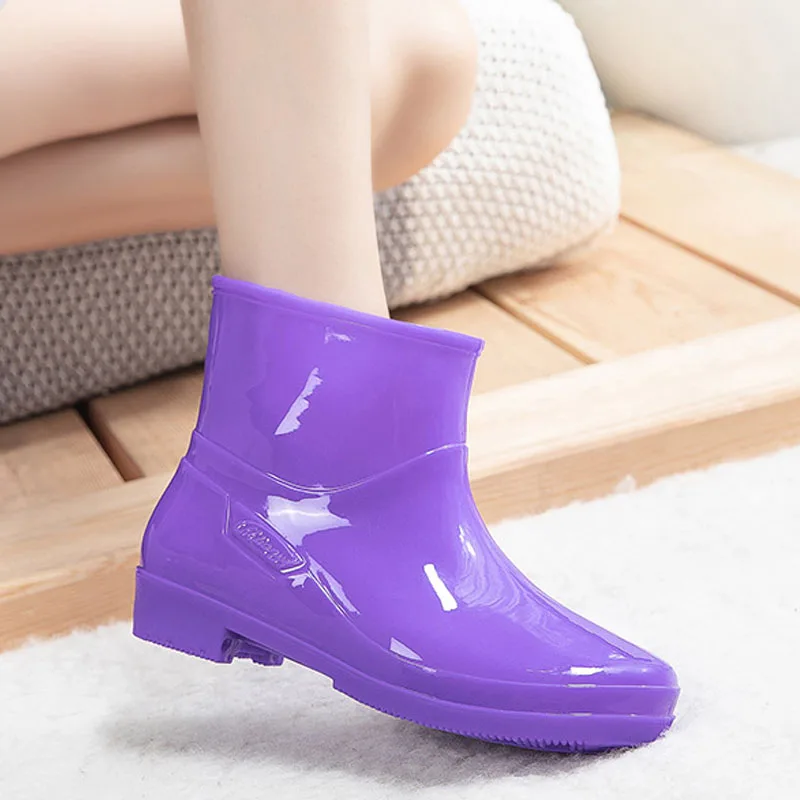 جديد المرأة Wellies مقاوم للماء عدم الانزلاق أحذية بلاستيكية الشتاء القابلة للإزالة أفخم احذية المطر الدافئة في الهواء الطلق البلاستيكية الجرموق أحذية نصف رقبة من المطاط