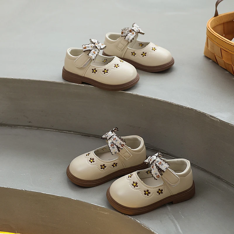 الفتيات أزياء التطريز الأميرة أحذية ربيع الخريف الاطفال أداء أحذية من الجلد مدرسة الحلو الأطفال عارضة ماري جين الأحذية