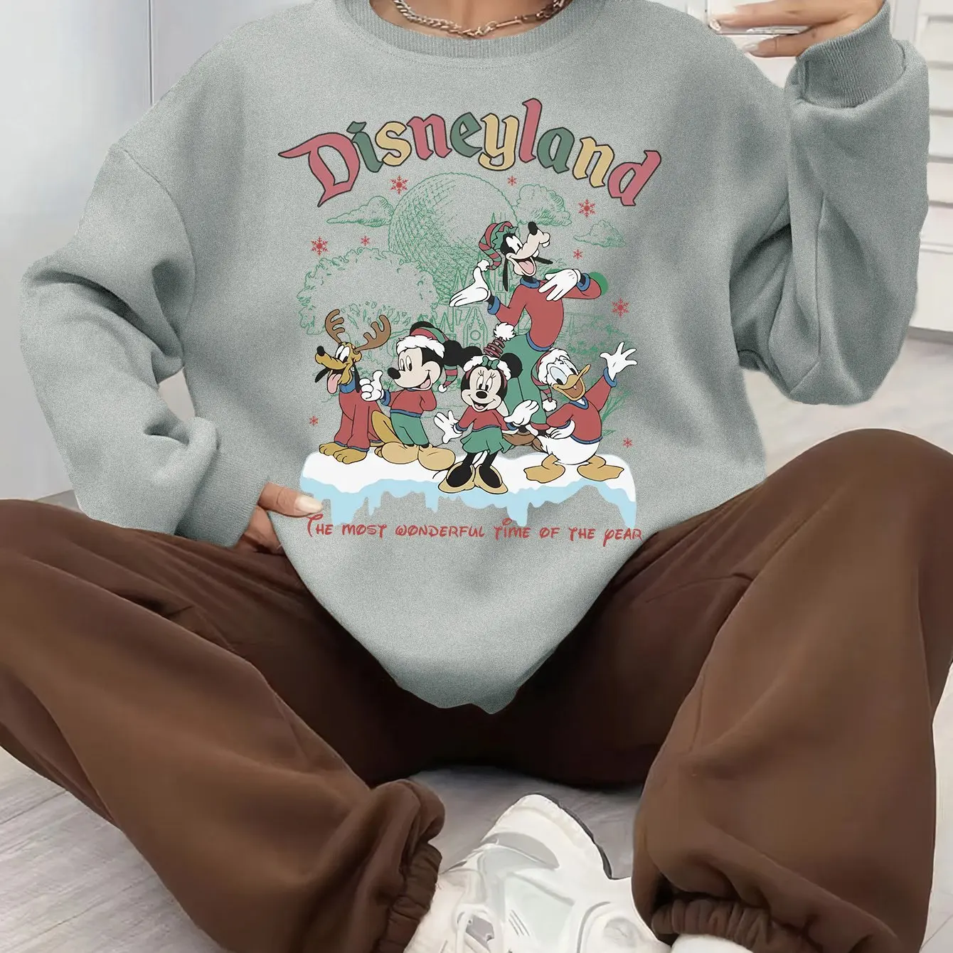 

Women's Disney Mickey Mouse Christmas Pullover Sweater Fashion Oversized UnisexCrew Neck Sweater Autumn Winter Fleece Casual