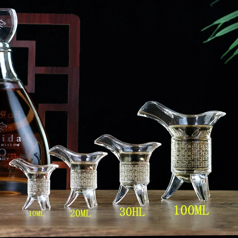 Unique Clear Decanter for Dining Room Hotel Glass Cup Dispenser Chinese Ancient Drinking Vessel Wine Tripod Cup Archaize 3 Legs