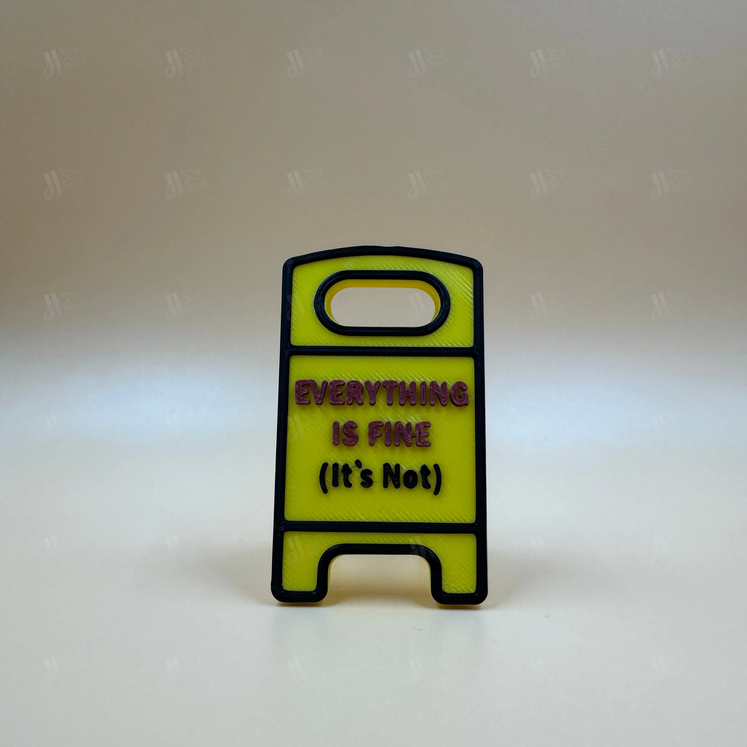 قطعة واحدة من تمثال إطار على شكل حرف A باللون الأصفر والأسود "كل شيء جيدًا (ليست)، مناسب لتزيين سطح المكتب والمكتب والمكتب.