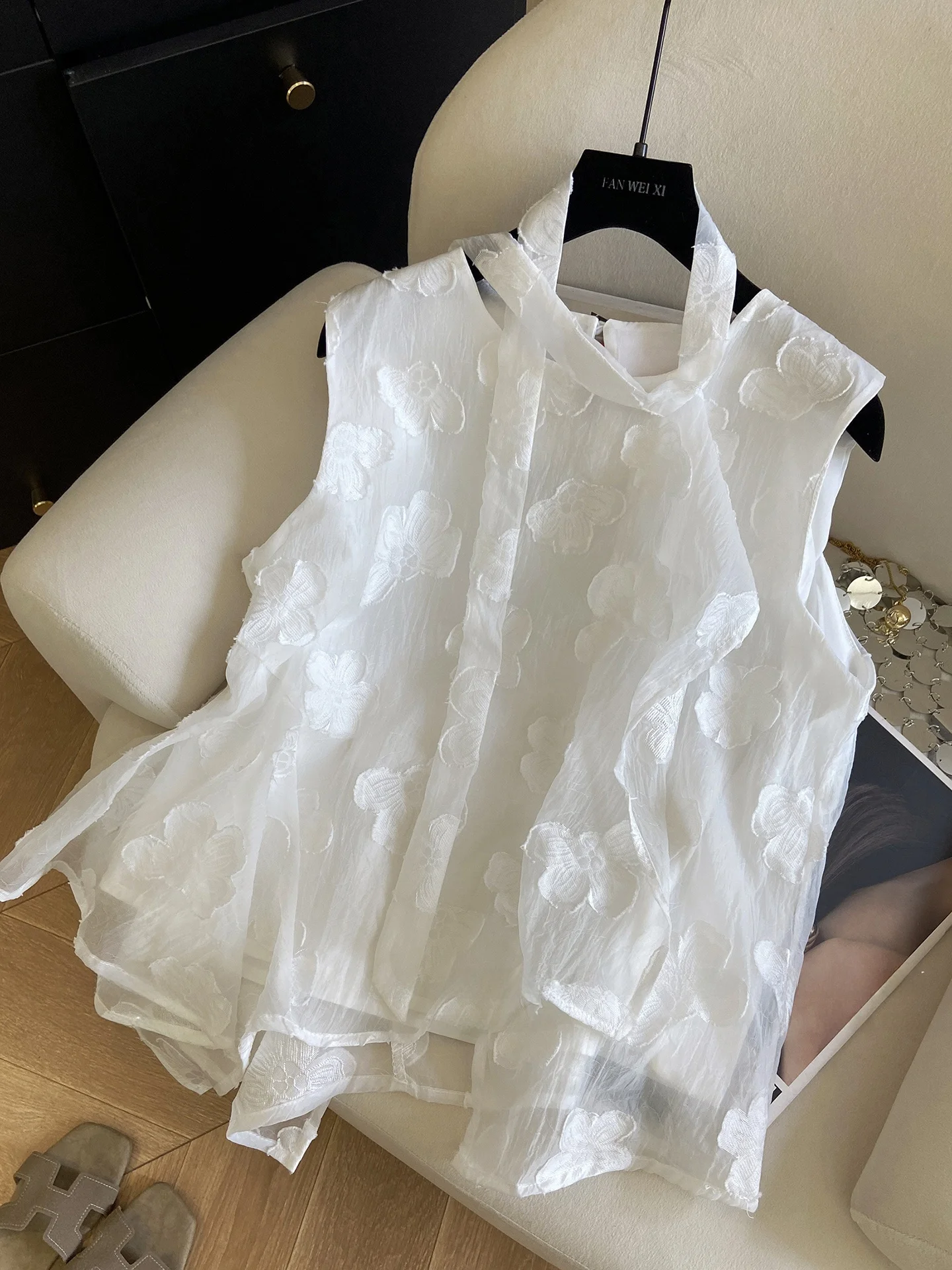 

Ele Summer 2025 Women's round Ne Svel Embroidered Asymmetrical Design irt Trendy Commute Sle Loose Fit irt