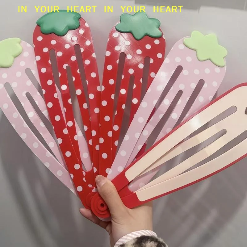【X】Kawaii Extra Large Hair Claw Clips with Strawberry and Polka Dot Pattern for Thick Hair Girls Daily Styling or Room Door