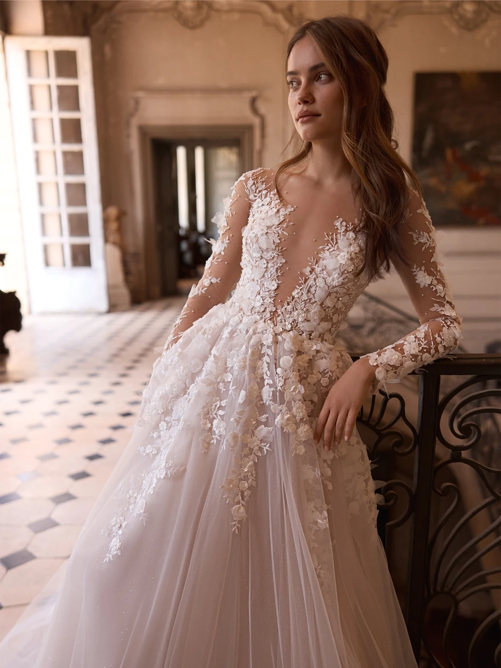 Dreamy Floral Appliques Wedding Dress Sheer Neck Long Sleeves A Line Bridal Gown Customized Pearls Buttons Elegant Bride Wear