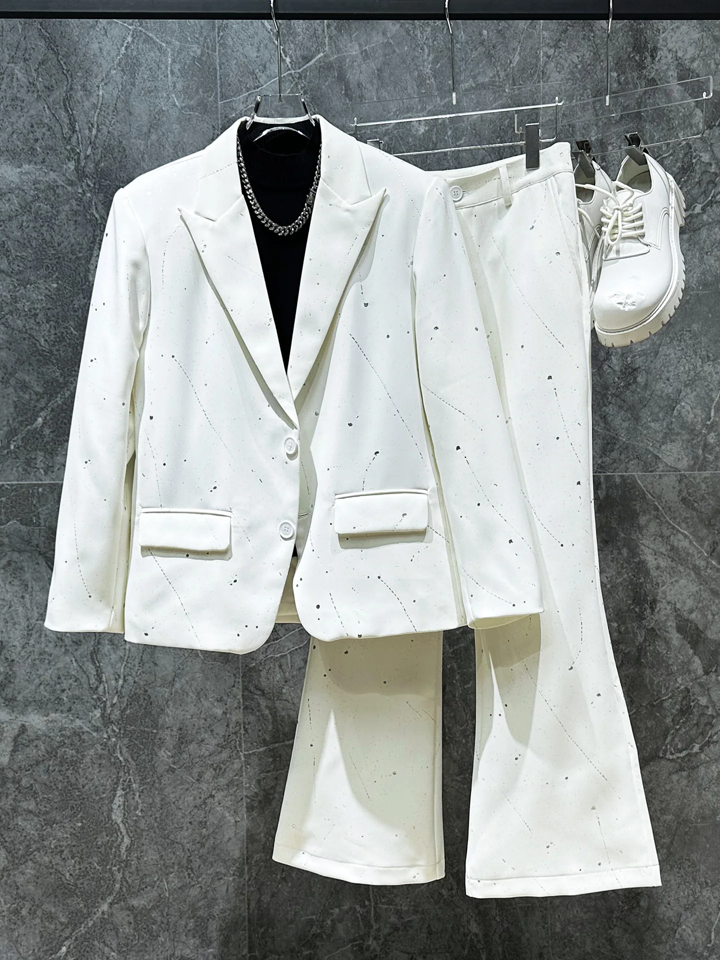 

Модный мужской костюм-двойка: брюки и пиджак в корейском стиле, премиум-дизайн, весенний повседневный вариант, с отложным воротником, на одной пуговице, однотонный