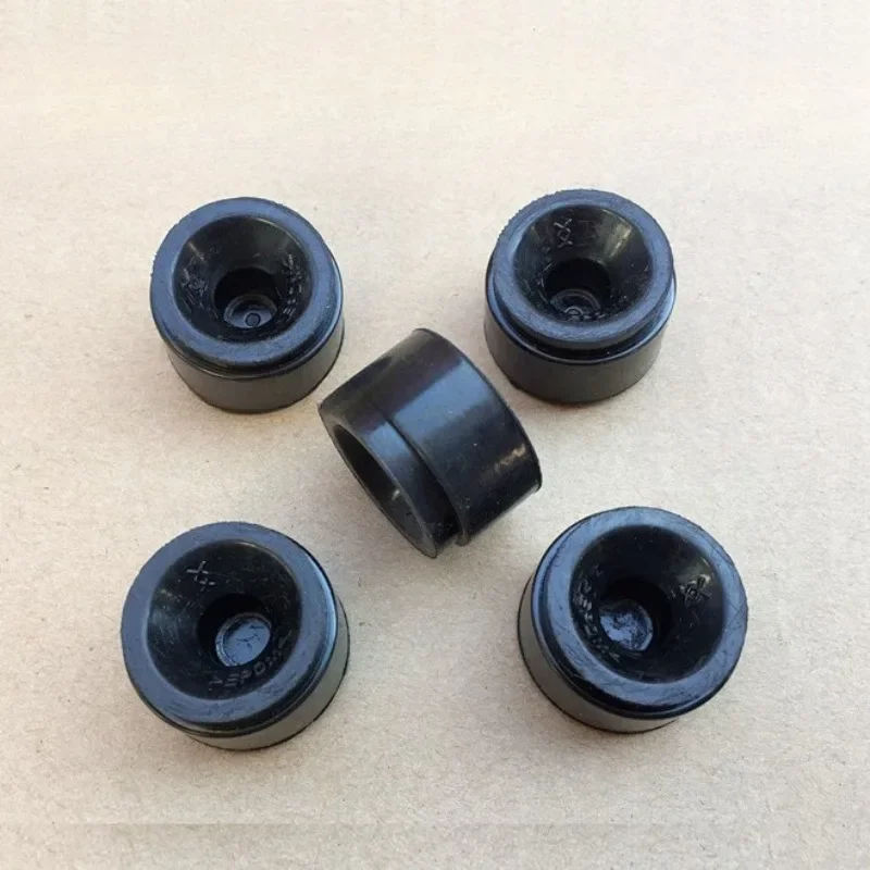 

Suitable for Lifan Xuanlang Engine Cover Shock-absorbing Rubber Pad, Decorative Cover Plate Rubber Sleeve
