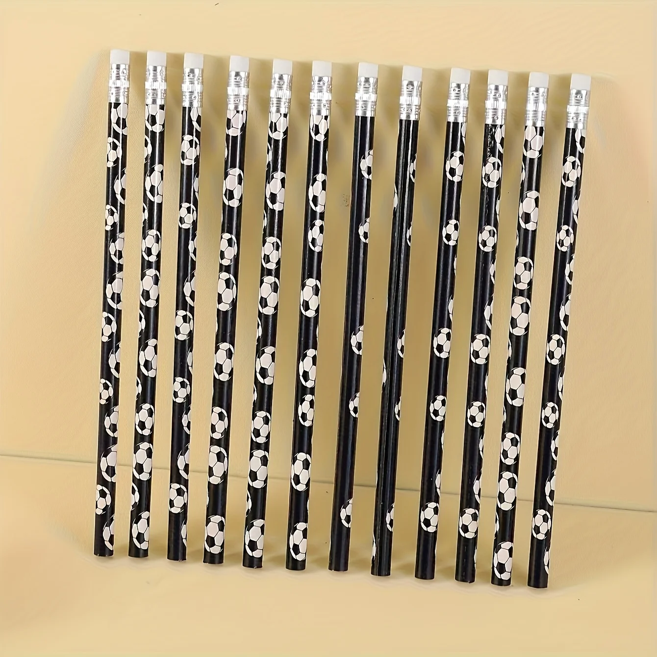 24 Stück Holzbleistifte HB mit Radiergummis – inklusive 12 Bleistiften und 12 Radiergummis, geeignet zum Schreiben, Zeichnen und Skizzieren. Schule – Detail 6