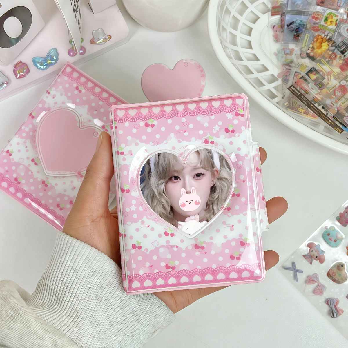 1Pc Cute Pink Cherry Card Holder, Heart-Shaped Hollow Cover, Sticker Storage Book, Sticker Album, DIY Handmade Card Album, Pu Material, Inner Pages Made of Pp Material, Large Capacity Portable Storage Book, 16 Pages wi