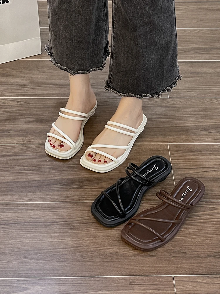 Shoes Woman 2024 Low Slippers For Swimming Pool Med Luxury Slides Square Toe Pantofle Beach Designer New Summer Rome Fashion PU