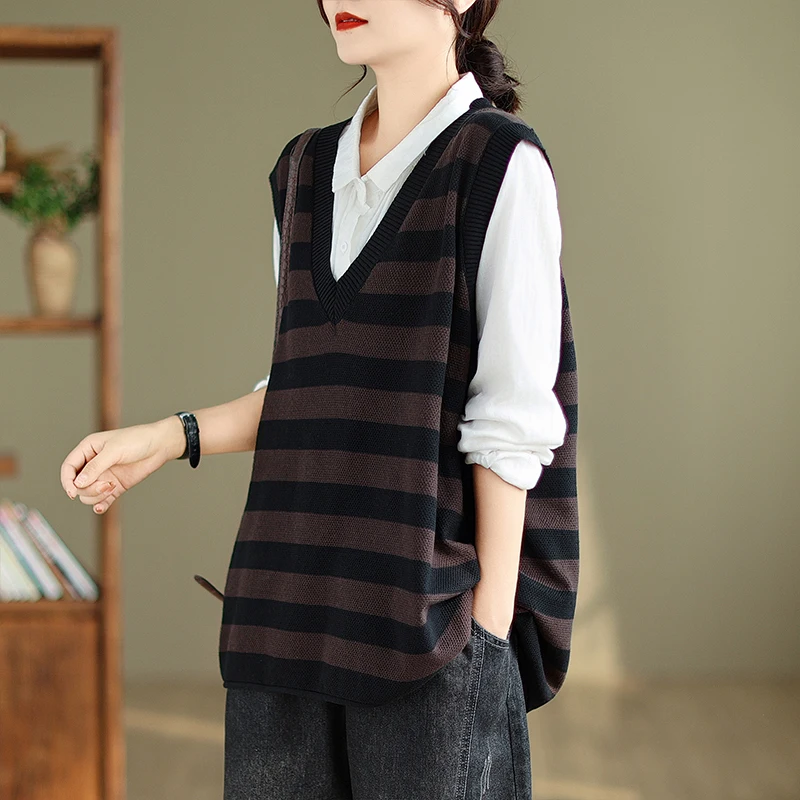 Spring New Literary Vintage Sweater Vest Women\'s Print V-neck Stripe Patchwork Loose Fashion Casual Simple Knitted Vest Top 2024