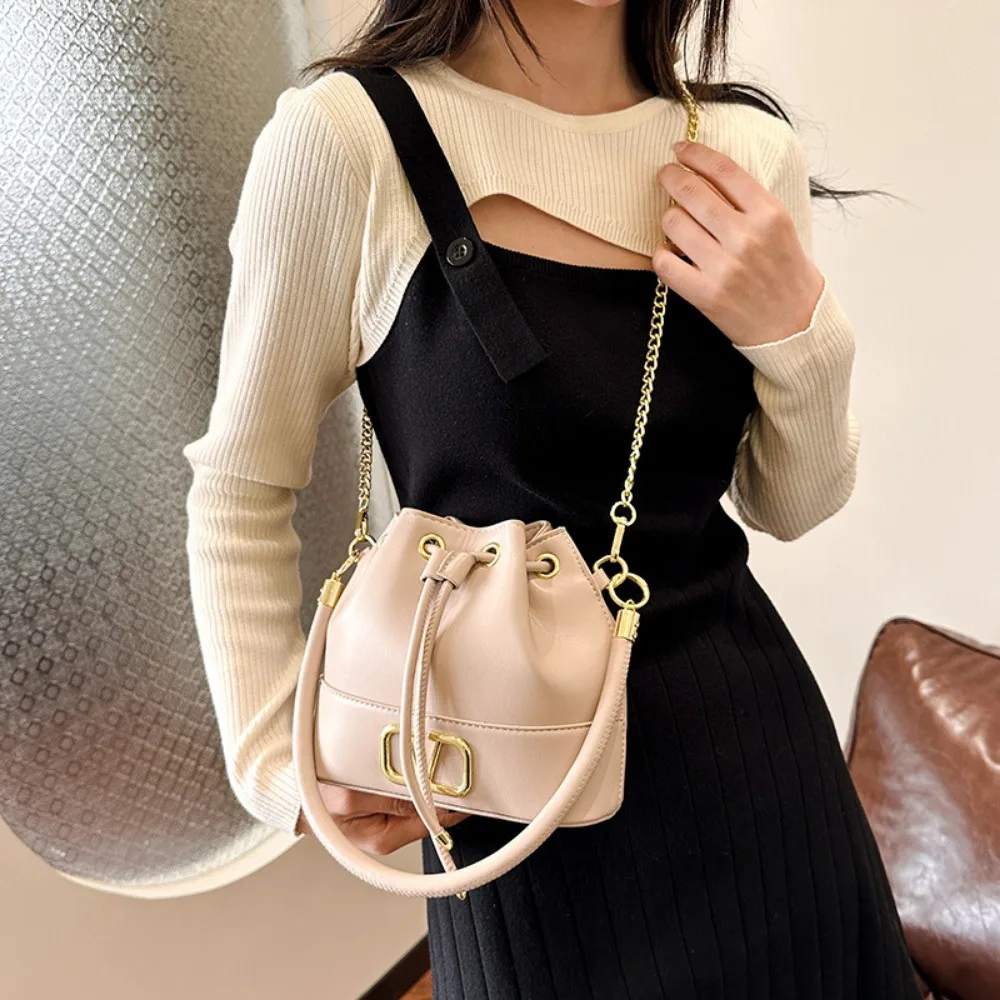 Niche Design Bags 2024 New Women\'s Bags Simple Fashion Hundred Chain Crossbody Fashion Bucket Bag Backpack