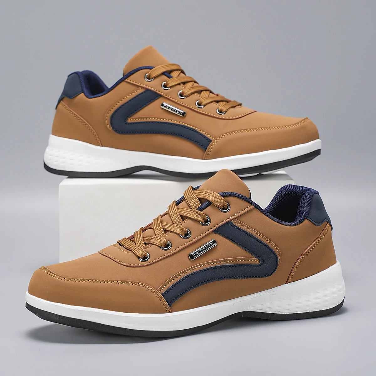 Men's Large Size Outdoor Hiking And Running Shoes Comfortable Casual Versatile Fashionable Sports Shoes for Couples Training