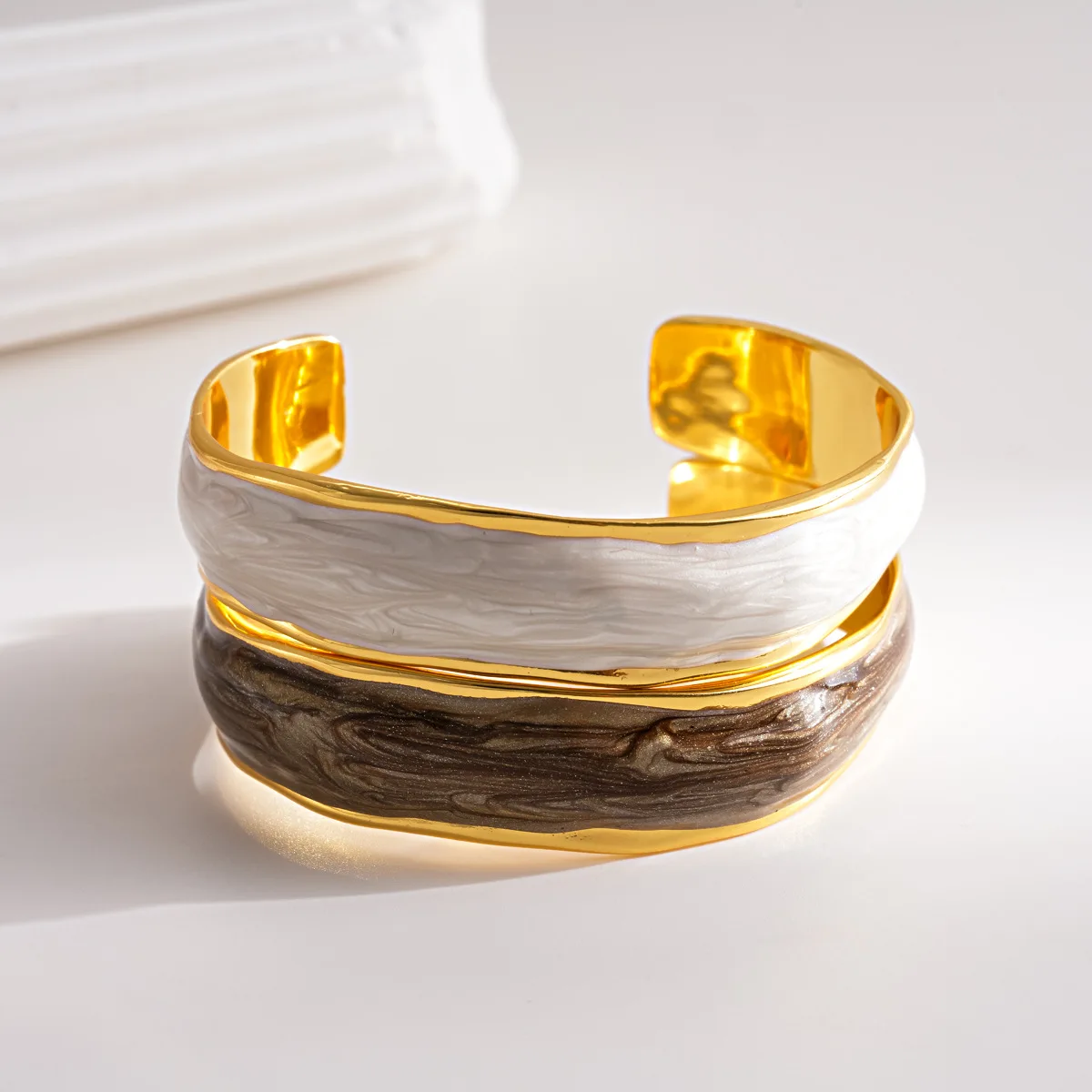 Minimalist Enamel Wave Cuff Bangle Gold Plated Open Cuff Bracelet Elegant Swirl Pattern Drop Oil Jewelry for Women