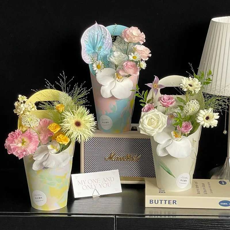 Kraft Paper Handbag Waterproof Gift Box Handbag Flower Packaging Box Colored Waterproof Flower Box For Party Home Wedding