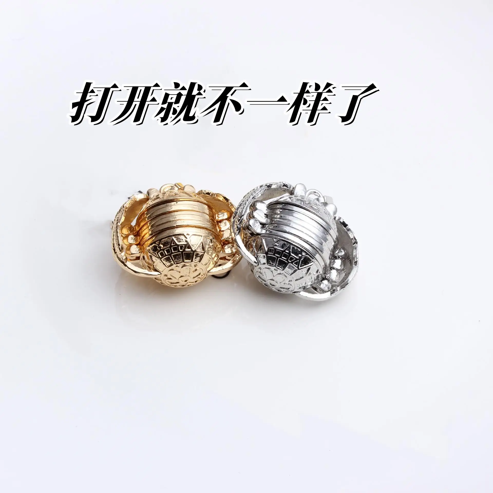 Necklace Photo Box, Multi-layer Wing Photo Box, Retro Openable Pendant Folding Multi-layer Photo Box, Wing DIY Chain