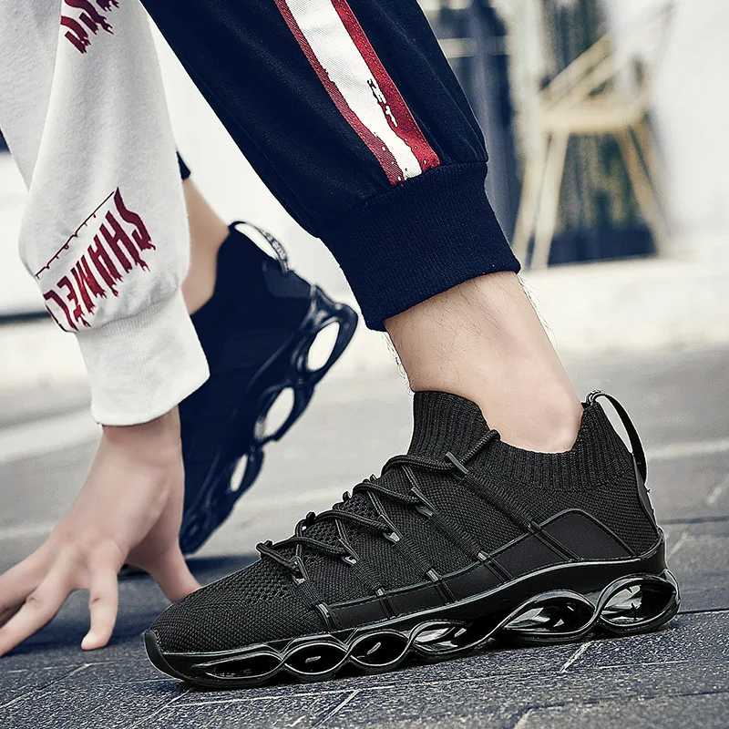 

2026 New Men's Outdoor Blade Sneakers Lightweight Breathable Mesh Running Shoes with Cushioned Sole