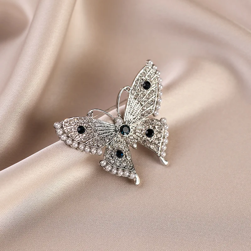 Pearl and Rhinestone French-style Butterfly Brooch High-end and Elegant Pin Corsage Accessory