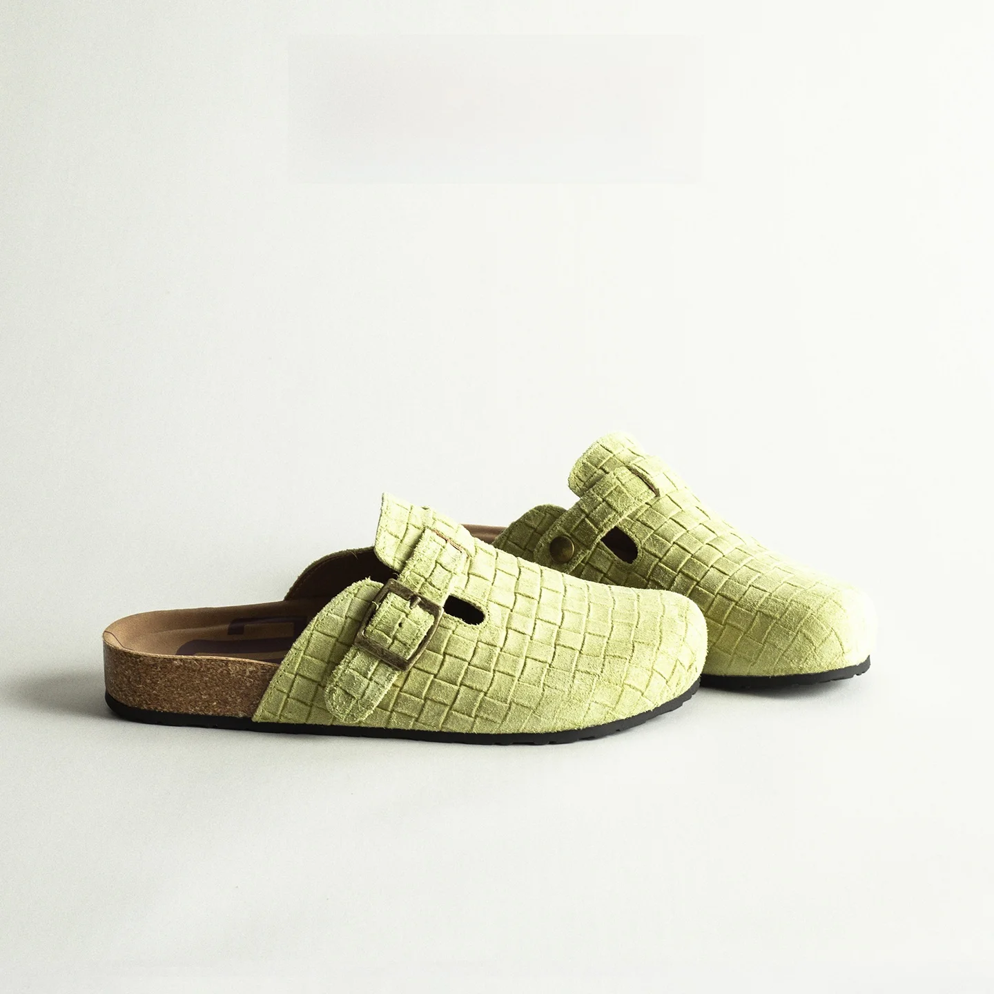 

Real Leather Slip-On Lazy Shoes Women's Spring 2026 New Retro Thick Bottomed Head Cover Half Slippers Outdoor Wear Birkenstoc...