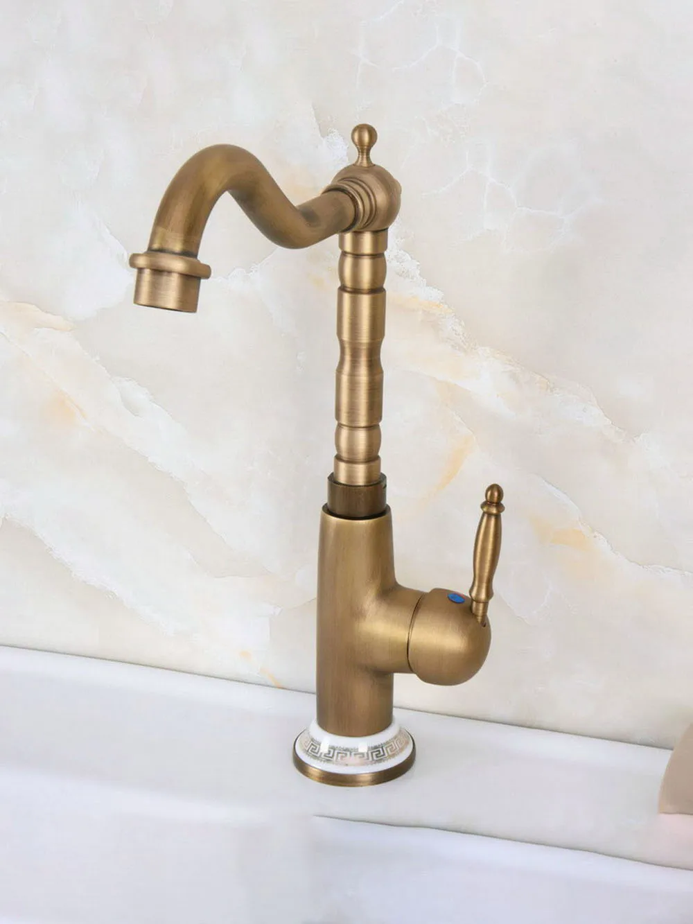 

360 Swivel Spout Antique Brass Deck Mount Kitchen Faucet Sink and Wash Basin Mixer Taps Single Handle Cold/Hot Water Tap tnf607