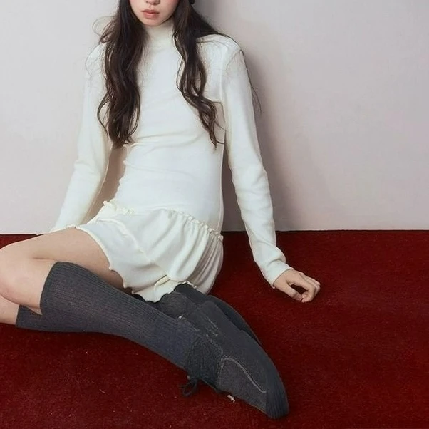 Abito t-shirt a maniche lunghe slim fit con collo alto per donna Abiti con volant a strati con base a strati di nuovo stile