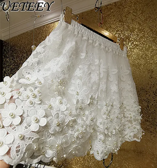 

High-end Fairy Luxury Three-dimensional Flower Pearl Elastic Waist Shorts Oversize Women's Loose White Lace Base Short Pants